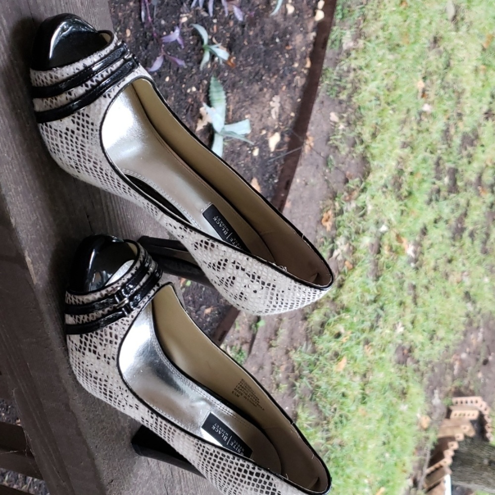 White House Black Market shoes. Peep. Snake. Black size 6.5 - Picture 7 of 8